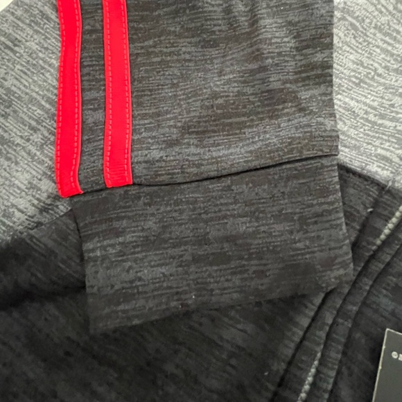 NWT boys adidas front zip hoodie with pockets. Size 5. - Picture 5 of 9